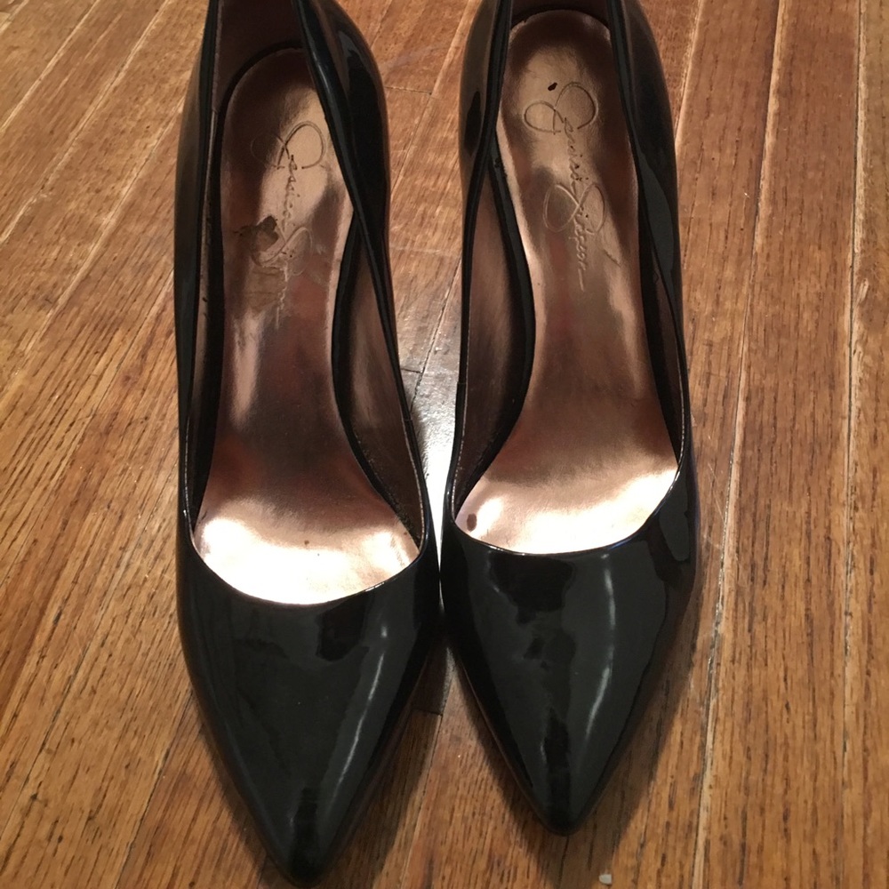 Pointy toe heels